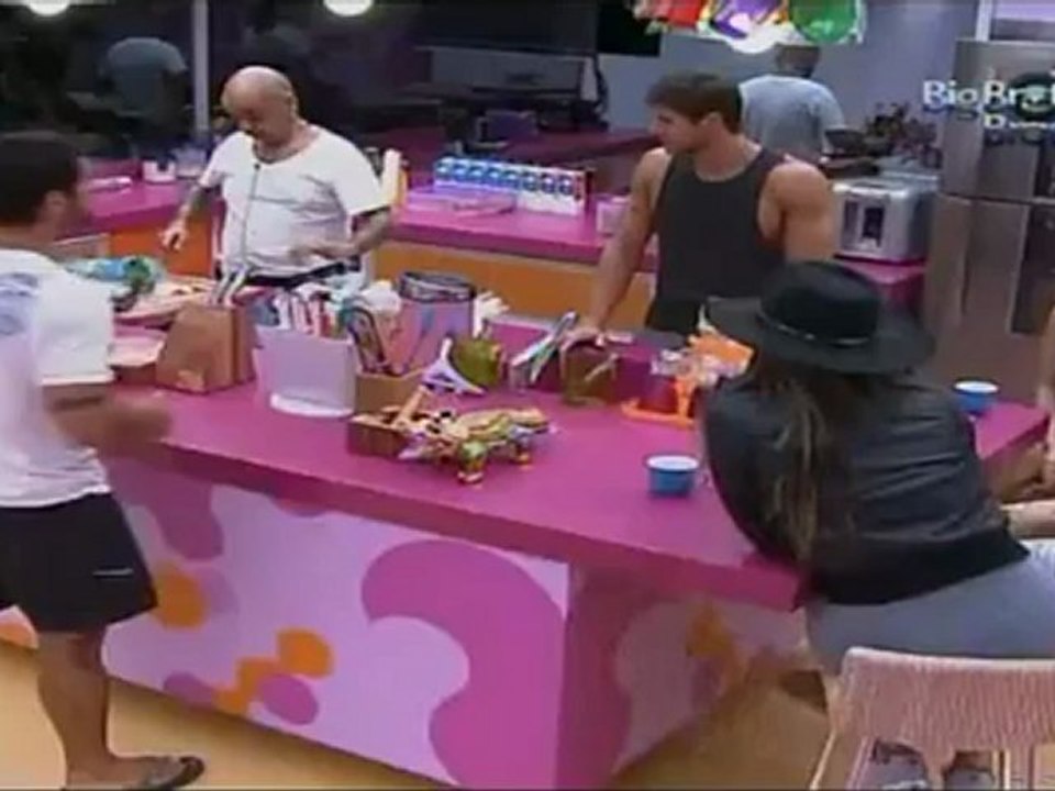 Monique e Jonas conversa na cozinha 05/03 parte 3