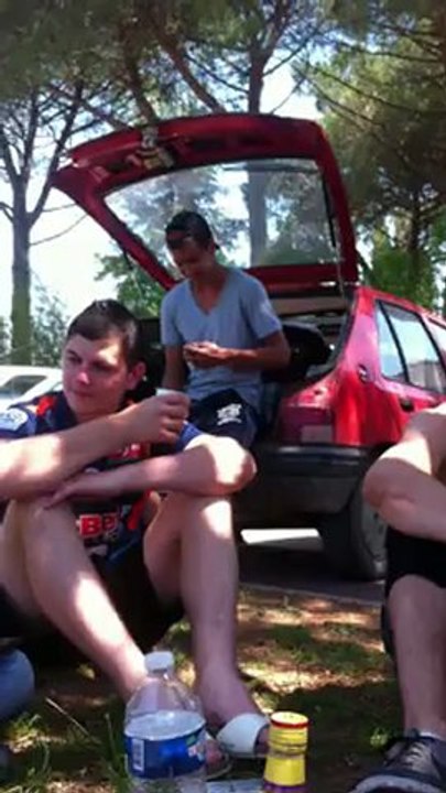 Kayoo ce tape un délire.