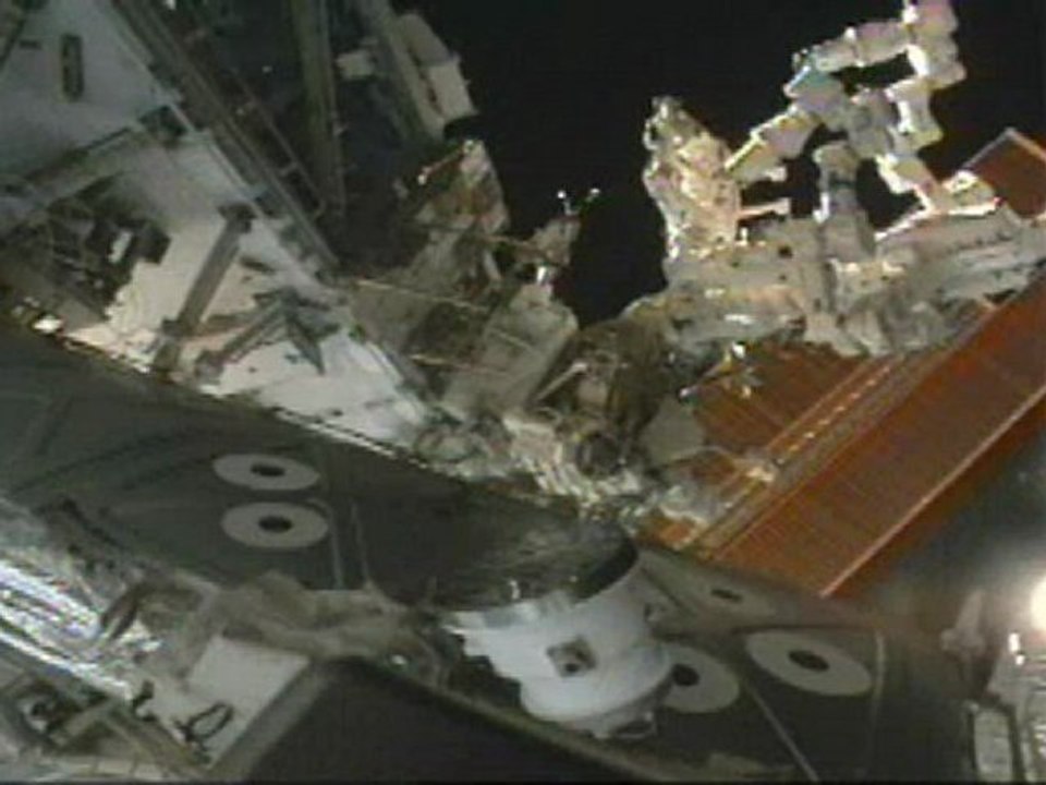 voyez les zoums un UFO ou ???