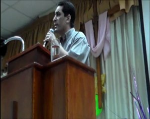 الاخ اشرف عادل فى اجتماع الجمعه بكنيسه جماعات الله بالمصدار