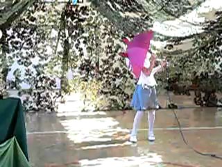 Jowita z klasy II w piosence pt. "Deszczyk" -  I miejsce w kategorii I - III na I Gminnym Festiwalu Piosenki w Drołtowicach