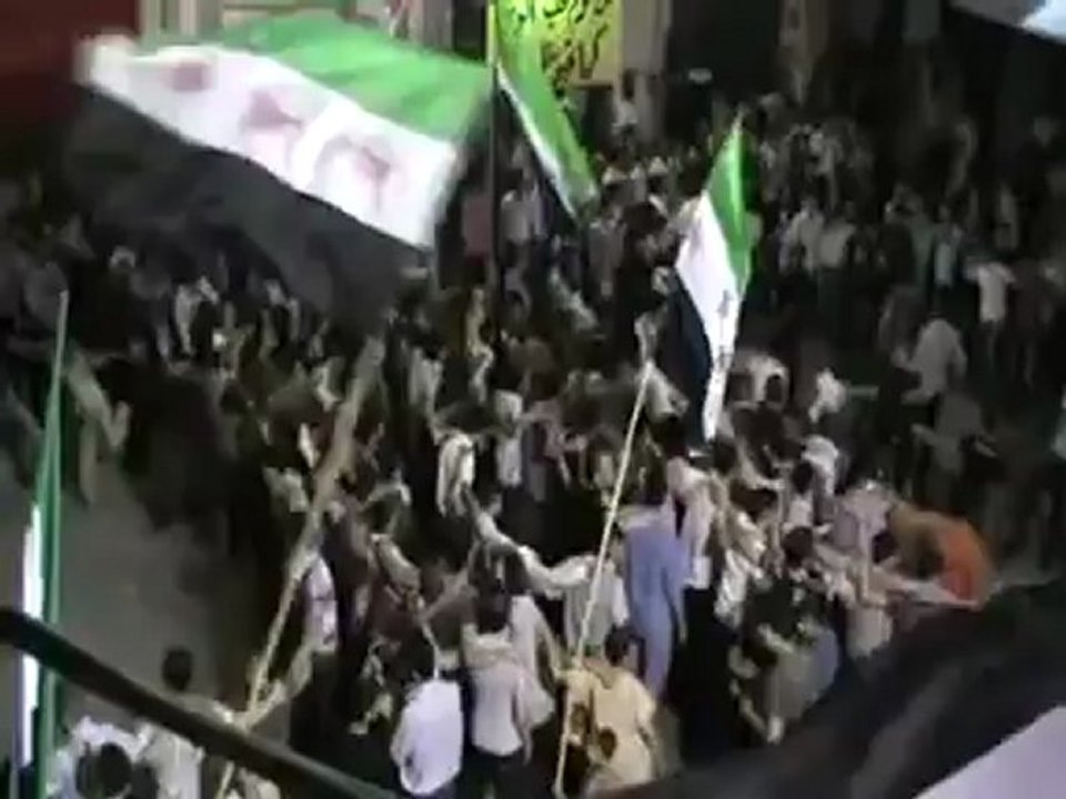 Syria فري برس  ريف دمشق  دومــــا  أغنية من ثوار دوما الى الحولة الجريحة 26 5 2012 Damascus