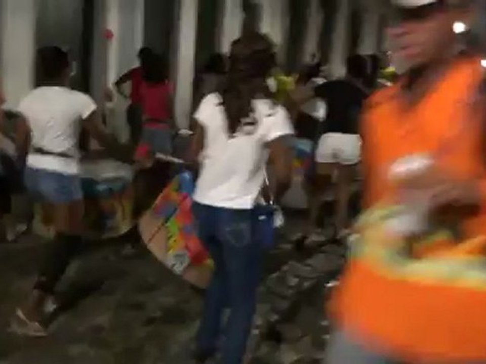 BRESIL: Dernière soirée du coté de Salavdor de Bahia, concert de percution dans les rues.