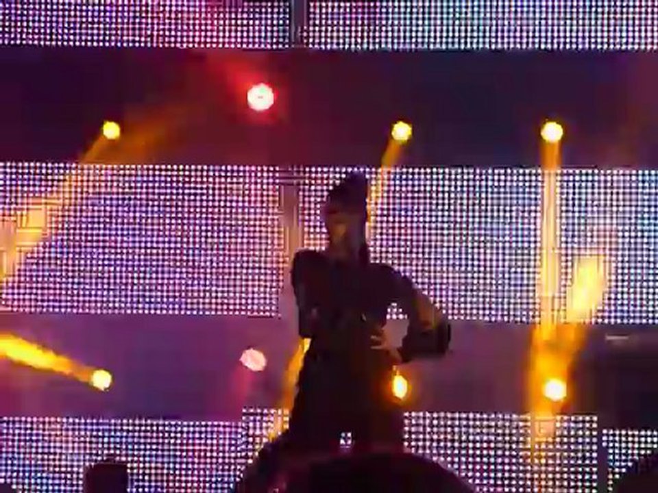NRJ music tour 2012 avec amel popo natha et lulu (tara mcdonald)
