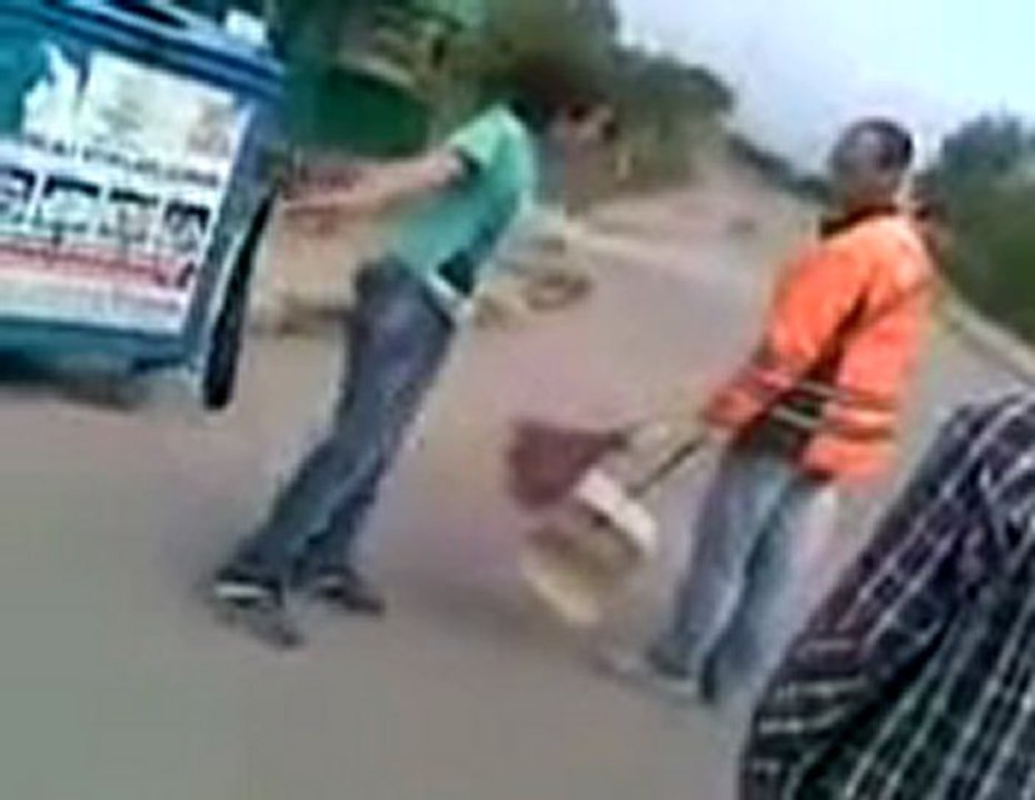 Oğlum Bak Git Oğlum Bak Git  Dayak yiyen çocuk