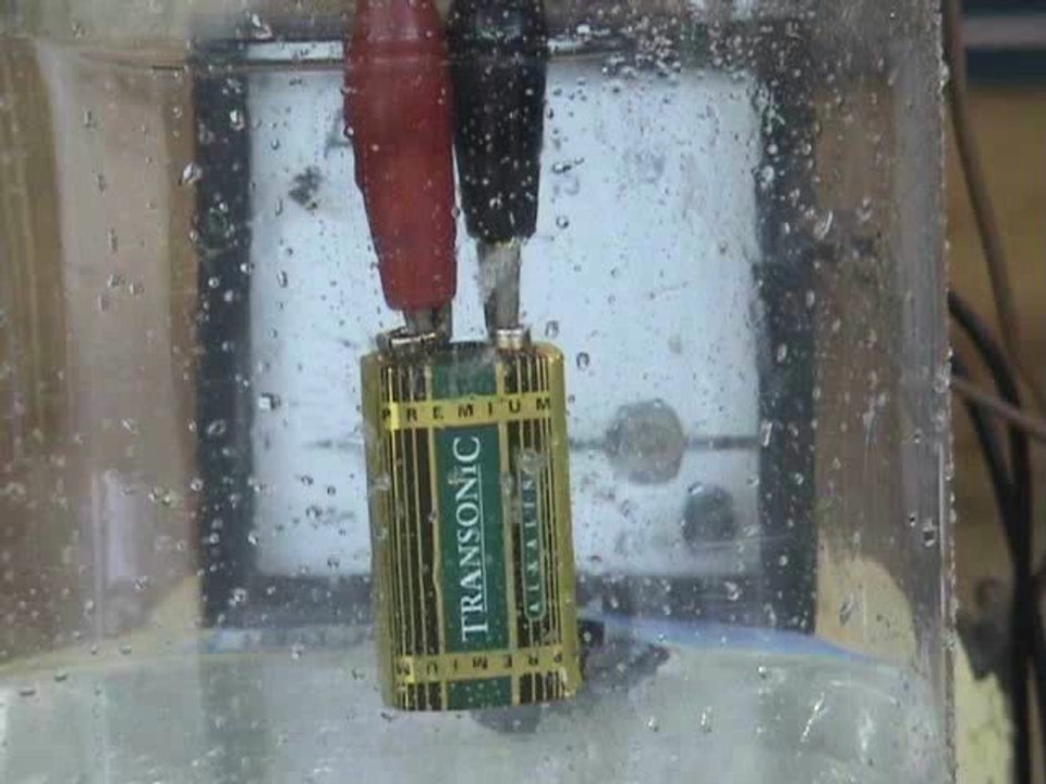 Transonic 9 Volts battery explodes