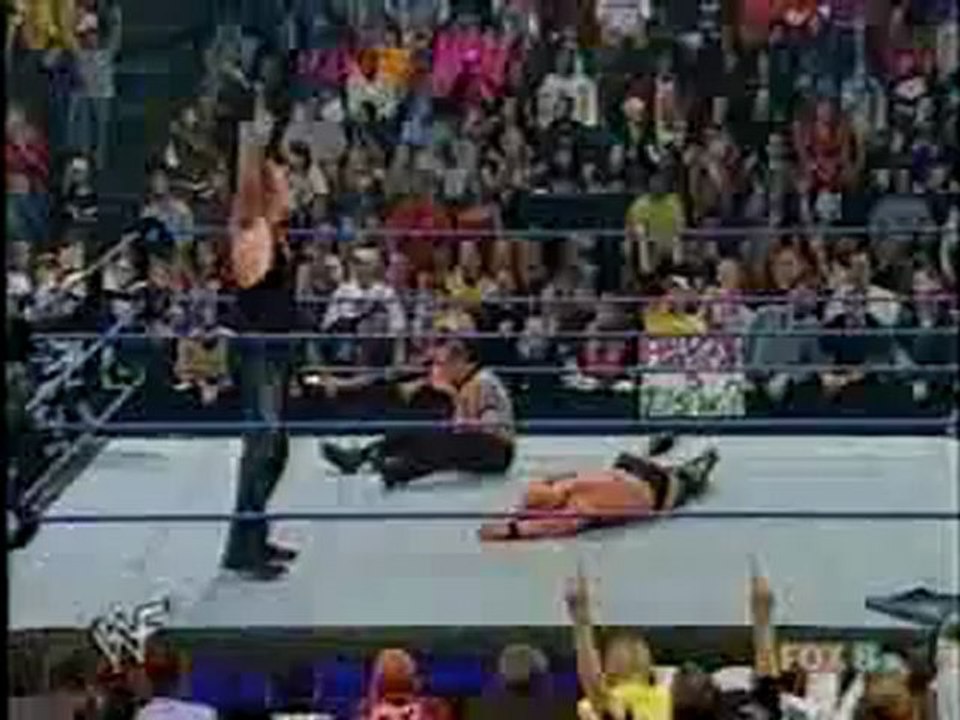 2001-11-01 Stone Cold Vs Undertaker (WWF Smackd...