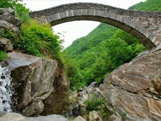 BAĞRIMDAKİ TAŞLAR        H.BİLGİN