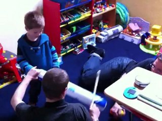 Avec les "Chats" dans la salle de jeux