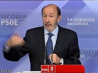 Rubalcaba critica la gestión de la crisis de la Bankia