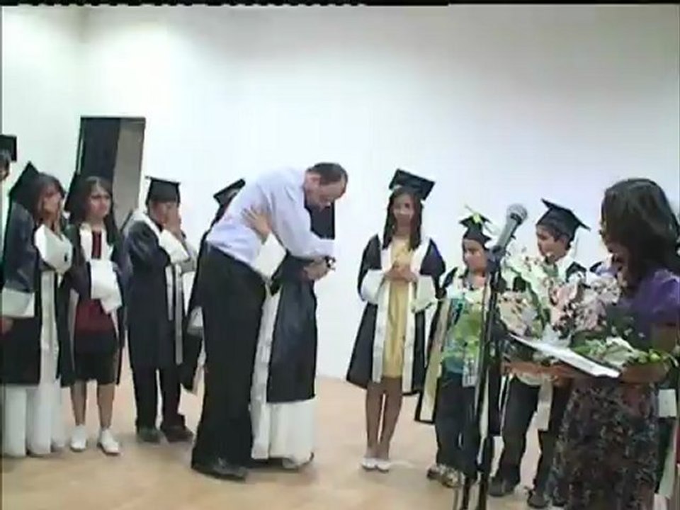 MUTLU ÇOCUKLAR SINIFI MEZUNİYET GECESİ VEDA GÖRÜNTÜLERİ