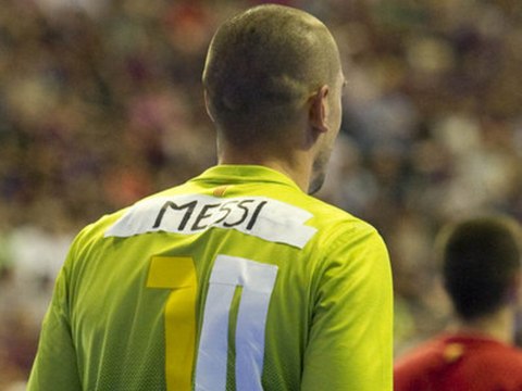Quand Valdés se prend pour Messi !