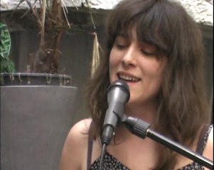 "Trei Focuri" de la chanteuse roumaine Maria Tanase interprété par le duo DALEKO