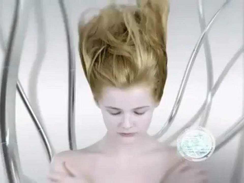 Android girl in lab