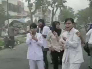 Video shows moment Sumatra quake hit