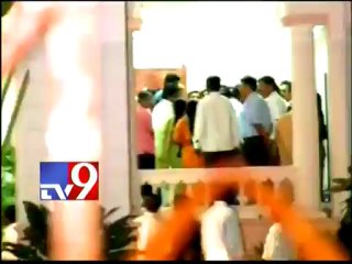 Jagan's family reaches Dilkusha Guest House