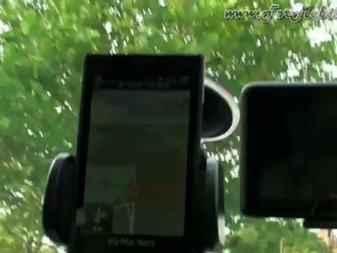 Demo navigazione GPS in auto con Navigon 4.1.1 su Sony Xperia S