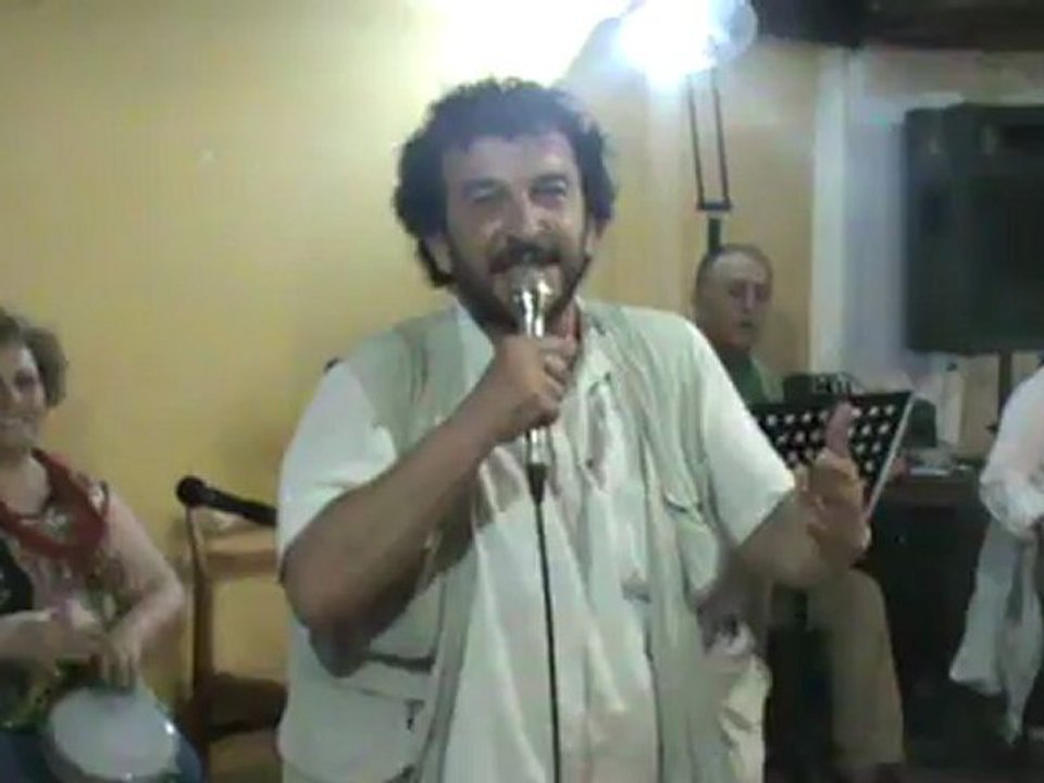 ŞU ÇÖKERTMEDEN HALİLİ BİR ÇIKARTSAN ARTIK AHMET KARDEŞ.....ÇIKTIM DİYORSUNN AMA HALEN ÇÖKERTMEDESİN