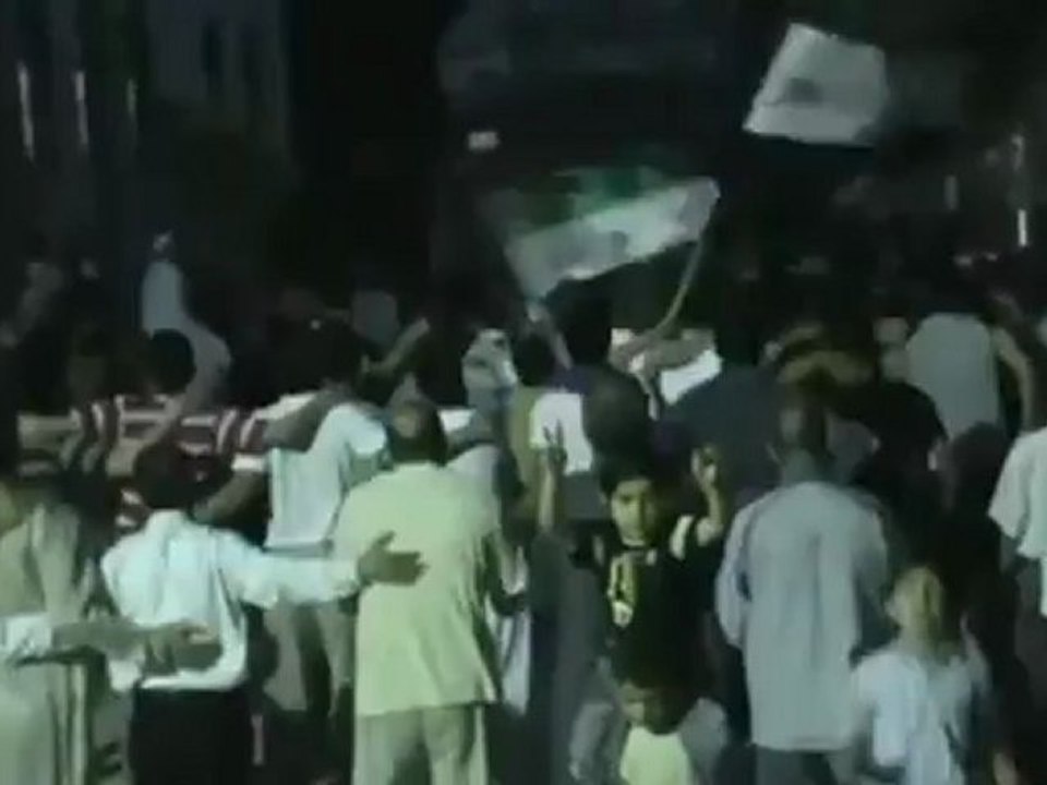 Syria فري برس حماة المحتلة طريق حلب الجديد  جنو جنو البعثية  28 5 2012 Hama