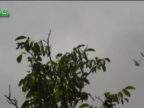 Syria فري برس ريف دمشق كـفـربـطنـا تحليق لطيران المروحي فوق سماء المدينة 28 5 2012 Damascus
