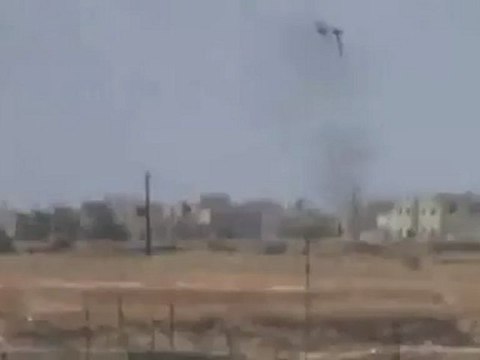 Syria فري برس حماة المحتلة كازو الامن يقوم باحراق المنازل في المدينة 28 5 2012 Hama