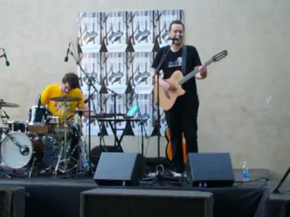 Uniform Motion - MASSIVE ATTACK  Teardrop' cover