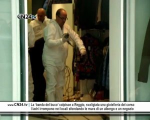 Banda del buco in azione a Reggio. Svaligiata una gioielleria del corso