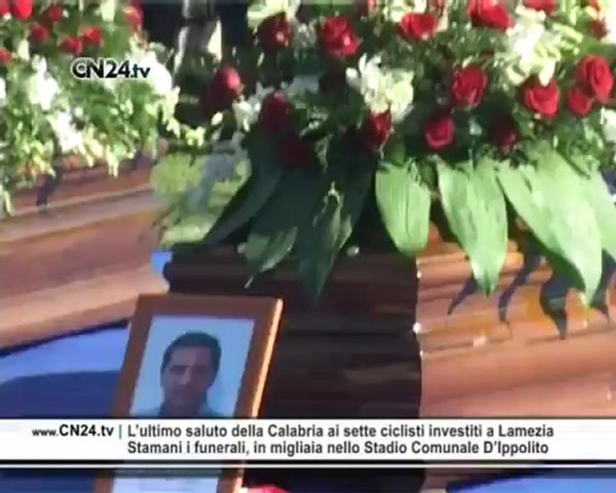 L Ultimo Saluto Della Calabria Ai Sette Ciclisti Investiti A Lamezia Video Dailymotion