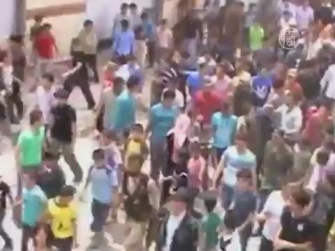 Сирийцы выступают с осуждением бойни в Хуле