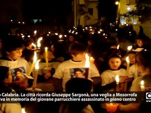 Video Fiaccolata per il parrucchiere ucciso a Reggio Calabria