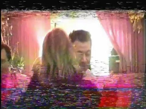 zapping pour ma famille!! trop court mais trop marrant!!enjoy!!