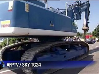 Second deadly quake hits Italy, many still missing