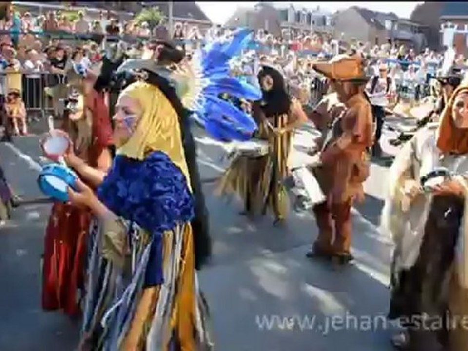 Cavalcade d'Estaires 2012 LA PARADE