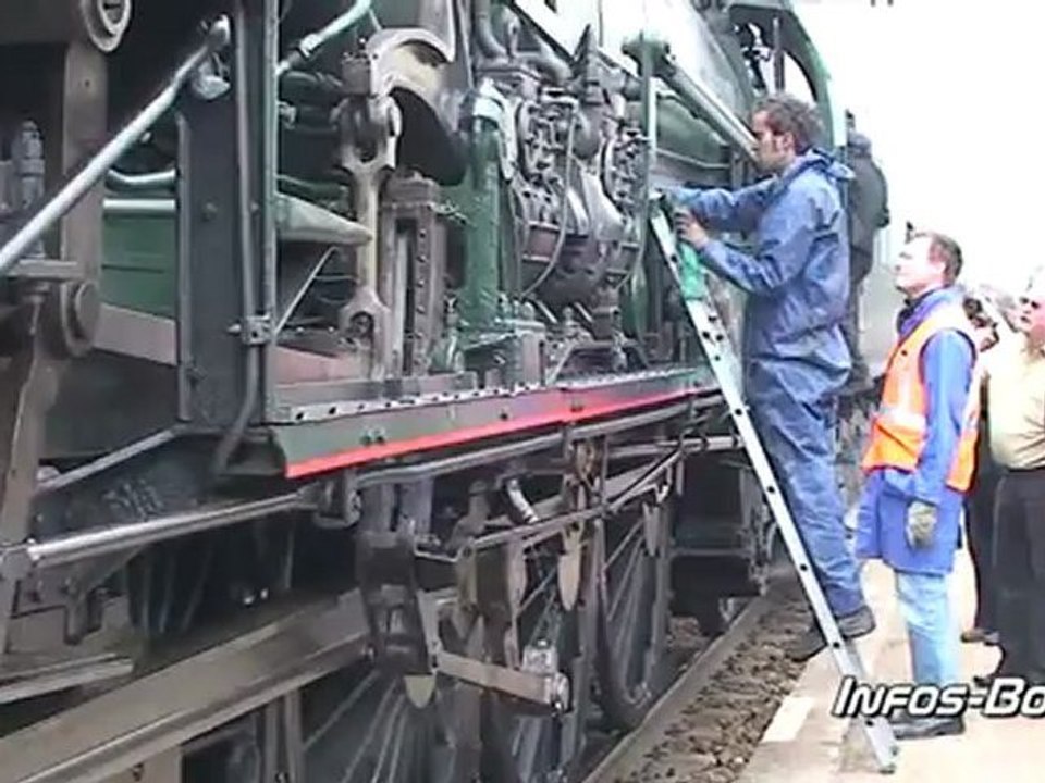 - 30 05 09 - Locomotive 241P17 en Gare de Bourg en Bresse