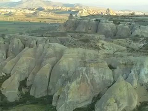 montgolfière au dessus de la Cappadoce