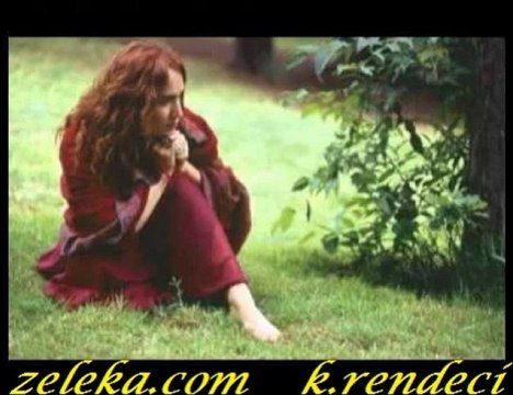 Mircan Kaya - Evlerinin Önü Yoldur