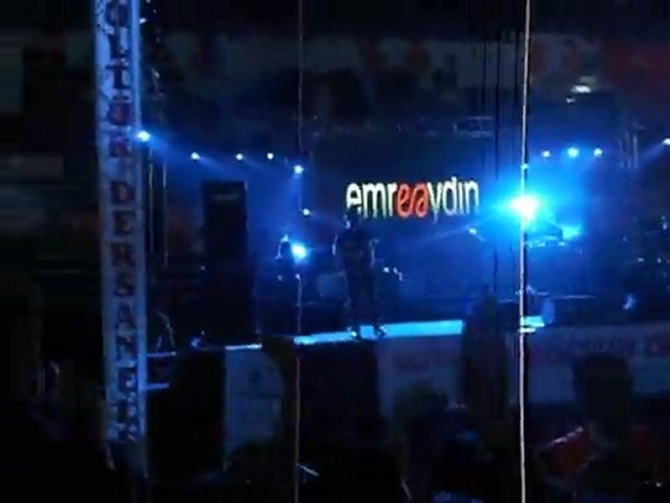 26 Mayıs 2012 - Emre Aydın Sinan Erdem Spor Salonu Konseri / Soğuk Odalar