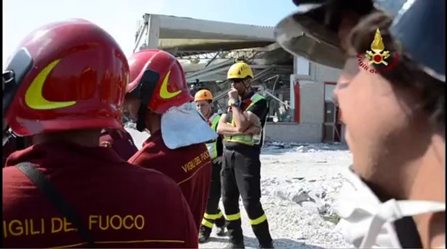 Medolla Cavezzo Mirandola (MO) - Terremoto - Danni zona industriale - Euthronics 4 (29.05.12)