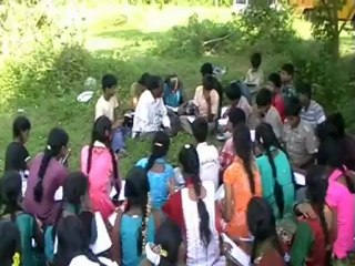 Educational Tour by Sree Vidyalians to a Emu Birds Farm.wmv