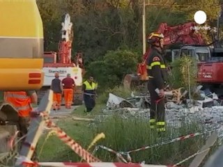 Frightened Italians refuse to return home after second quake