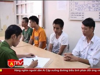 ANTÐ - Đi taxi tàng trữ ma túy đá