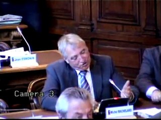 Michel BACHELARD et Pierre POILLOT. Interventions sur le rapport des ressources humaines.