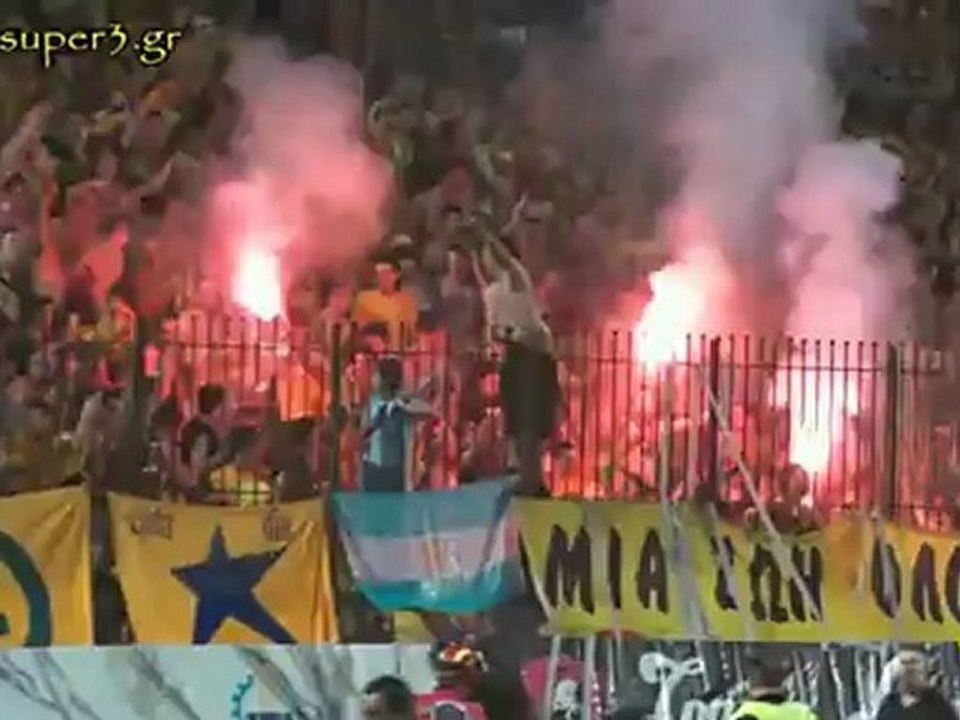 Aris Taraftarının Muhteşem Şovları