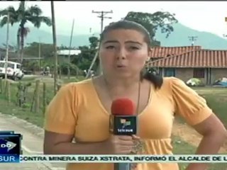 Desplazados por FARC y guerrilla viven al aire libre