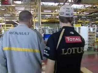 Le pilote de F1 Sébastien Grosjean en visite à Renault