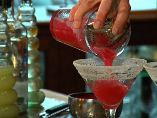 How to make a seasonal lemon drop cocktail
