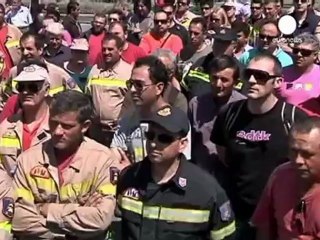 Greek firefighters stage angry protest