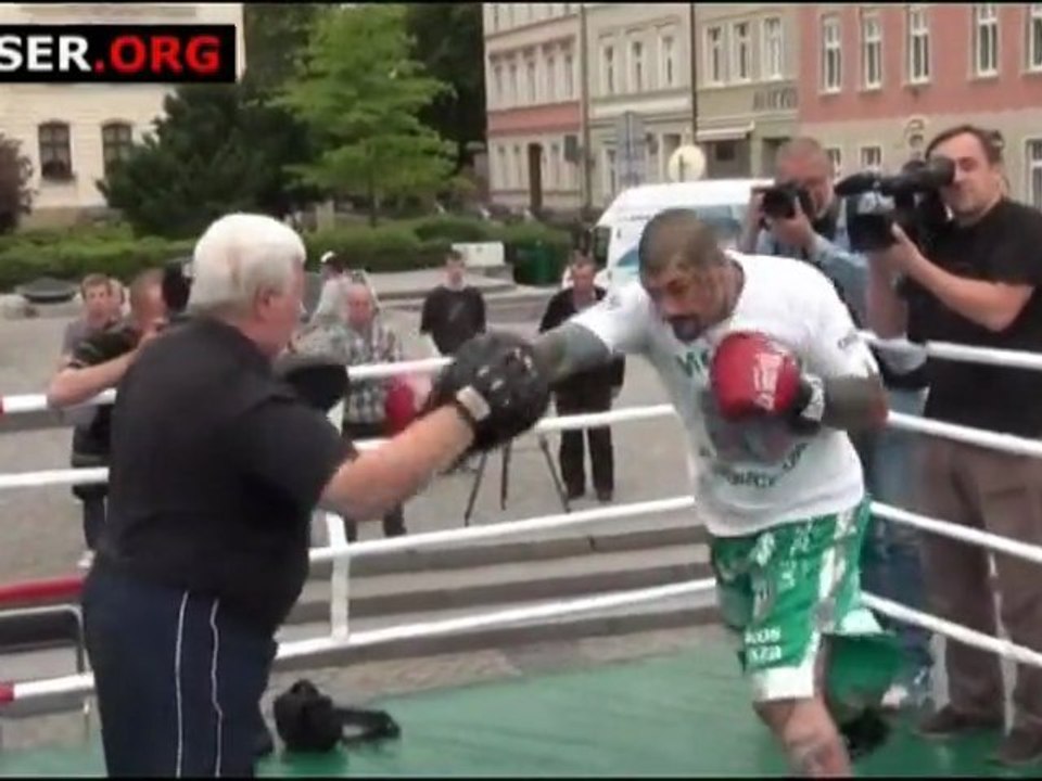 Szpilka - Basile: "El Paton" "na treningu otwartym - tarczowanie