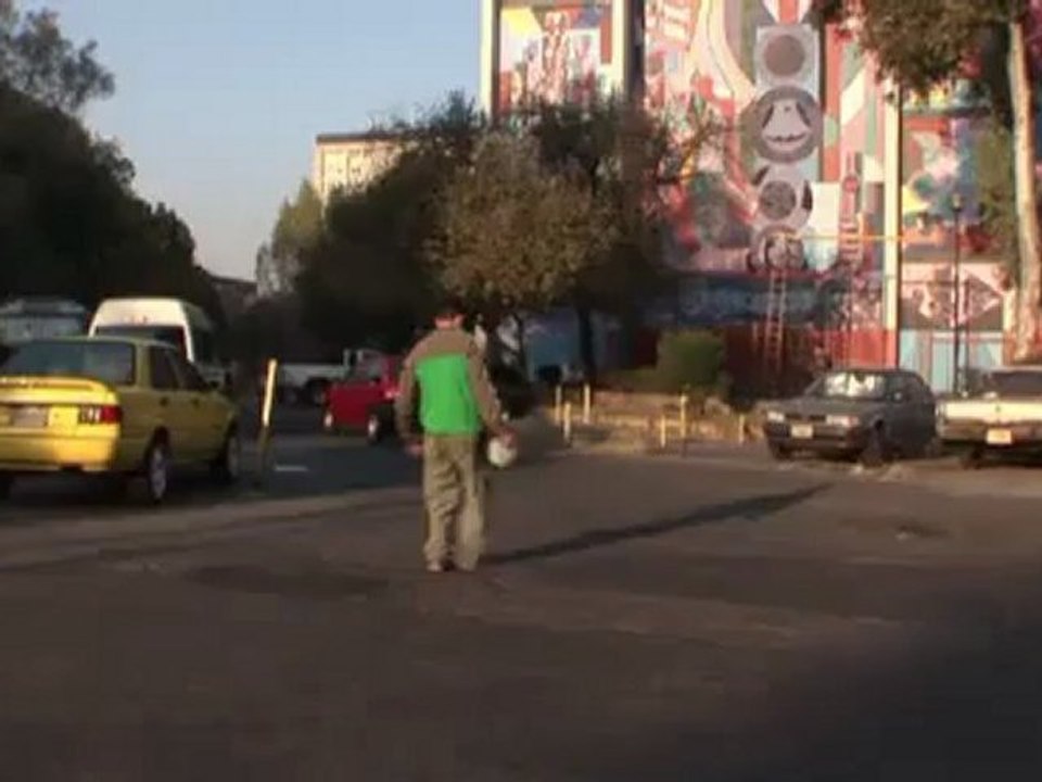 استعراض كروي غريب و عجيب و فريد و نادر