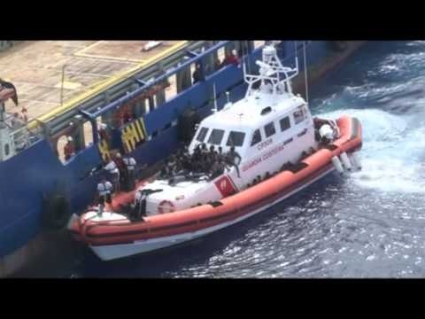 Guardia Costiera - Salvataggio immigrati